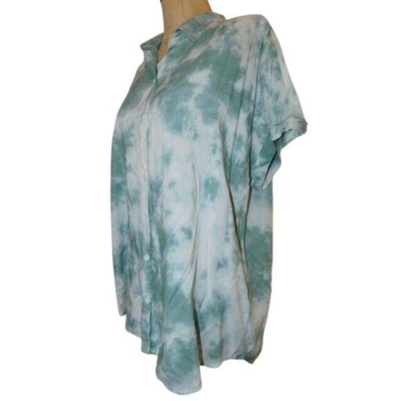 Beach Lunch Lounge Size L Large Tye Dye Button Down Short Sleeve Top NWT - Picture 2 of 3